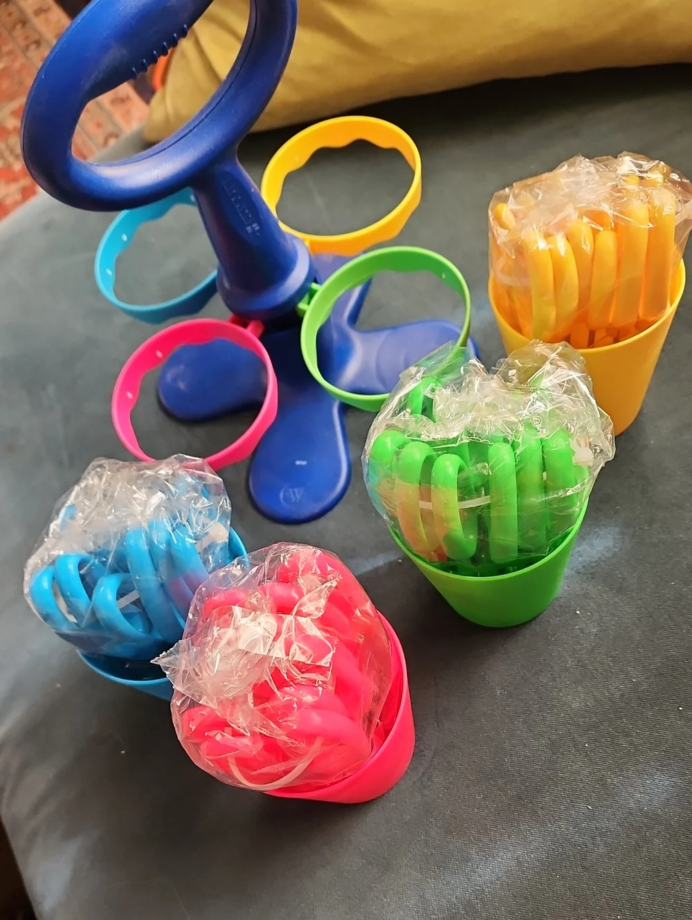 Scissor Caddy With 24 Pairs Of Scissors ( Pointed). New